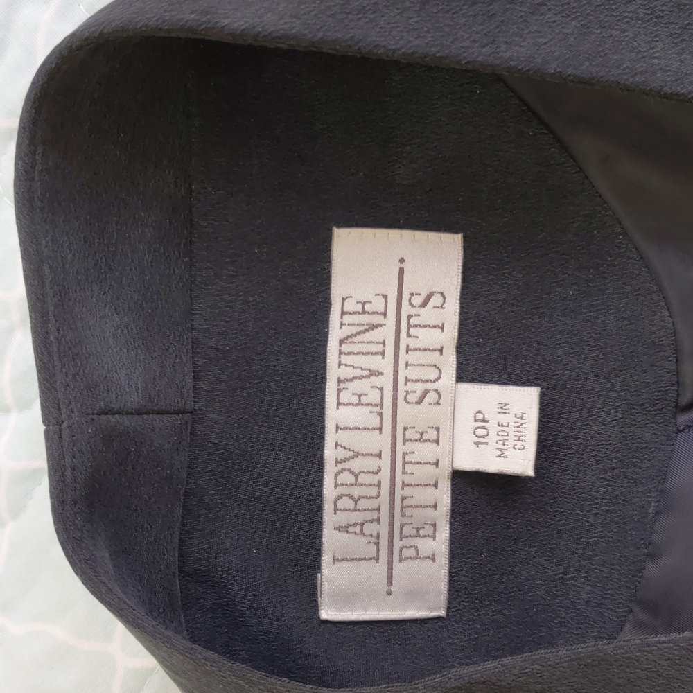 Larry Levine lined silk pant suit nwot. Size 10 petite Very dark navy or black? - Picture 3 of 13